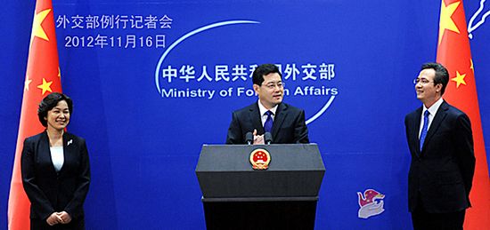 刚履新的她亮相外交部记者会