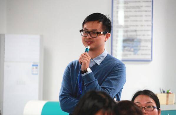 北大毕业生转行当演员，当事人回应——跨界之路的启示