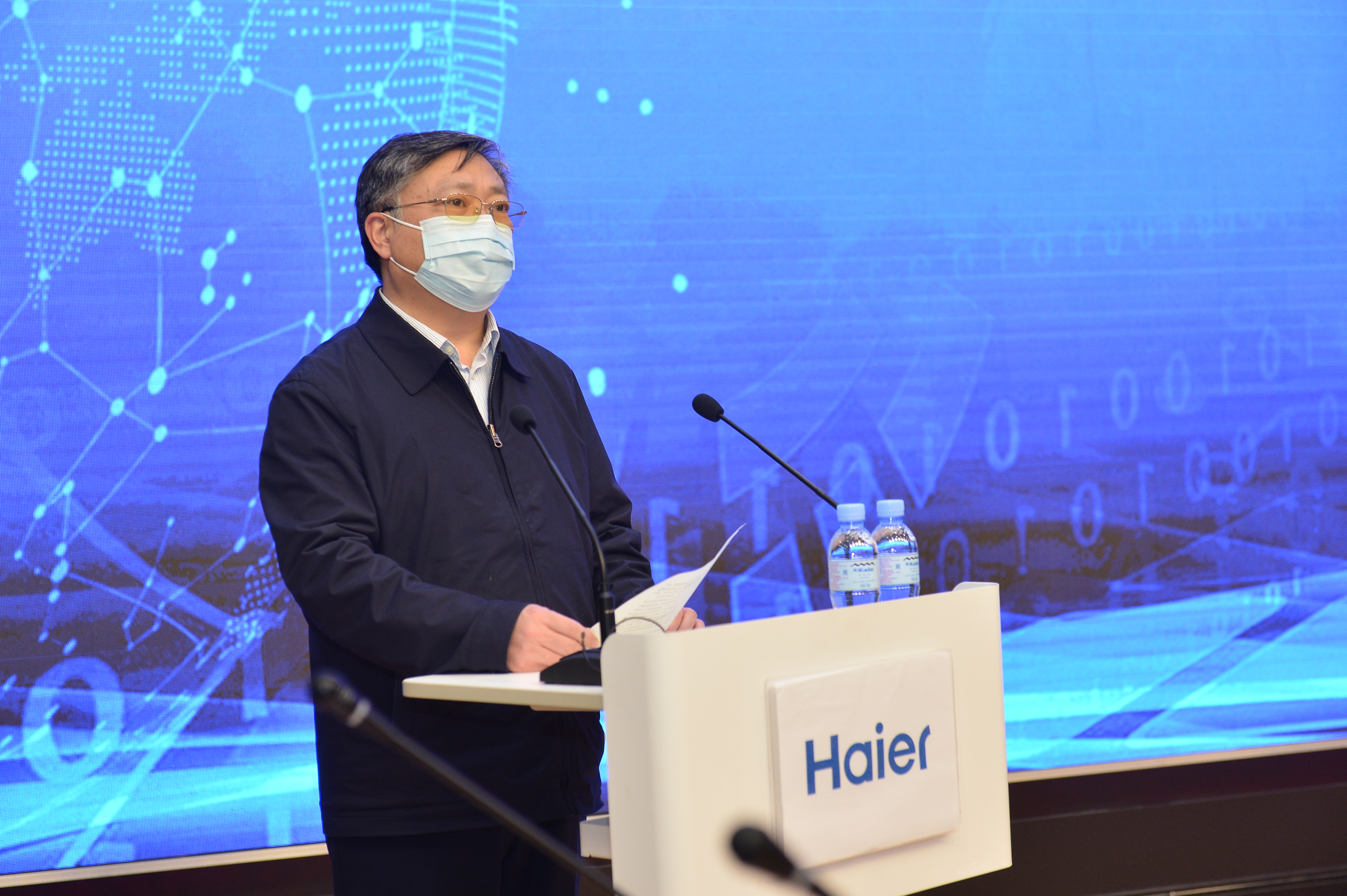 海尔副总裁周，引领智能家电新时代的佼佼者