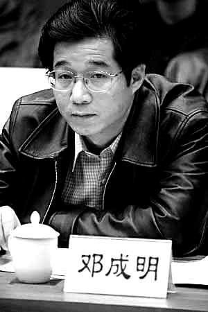 聚焦时刻，一位人大代表发言被三次打断的背后故事