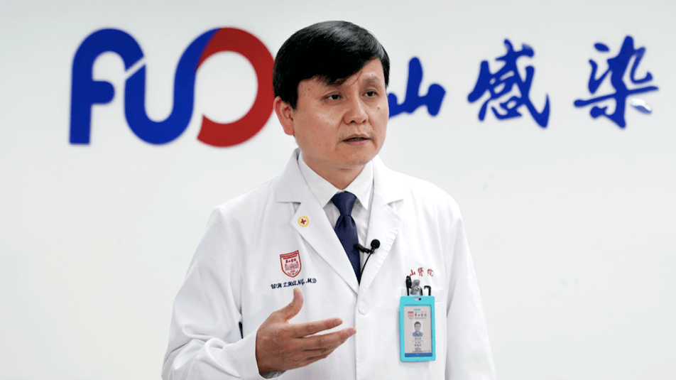 张文宏点名记者减肥，引领健康新风尚