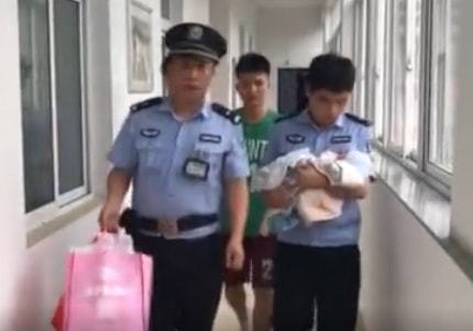 大学生遗弃孩子，背后的原因与社会的反思