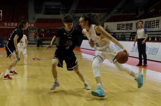 四川女篮破百大胜江苏——一场震撼人心的胜利之战