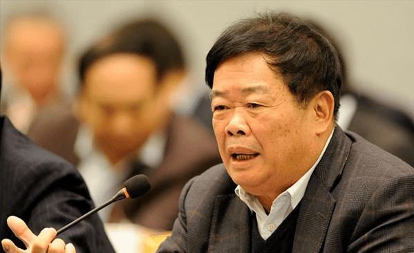 曹德旺出资100亿建大学的背后故事与启示