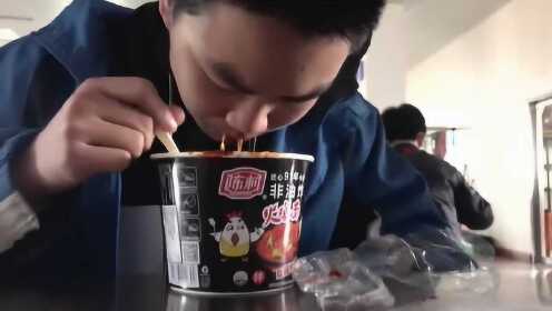 火鸡面的逆袭之路，一位90后老师的新征程