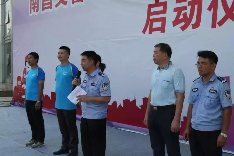 副处长化身外卖小哥，探寻生活的另一面——一篇深度作文立意探讨