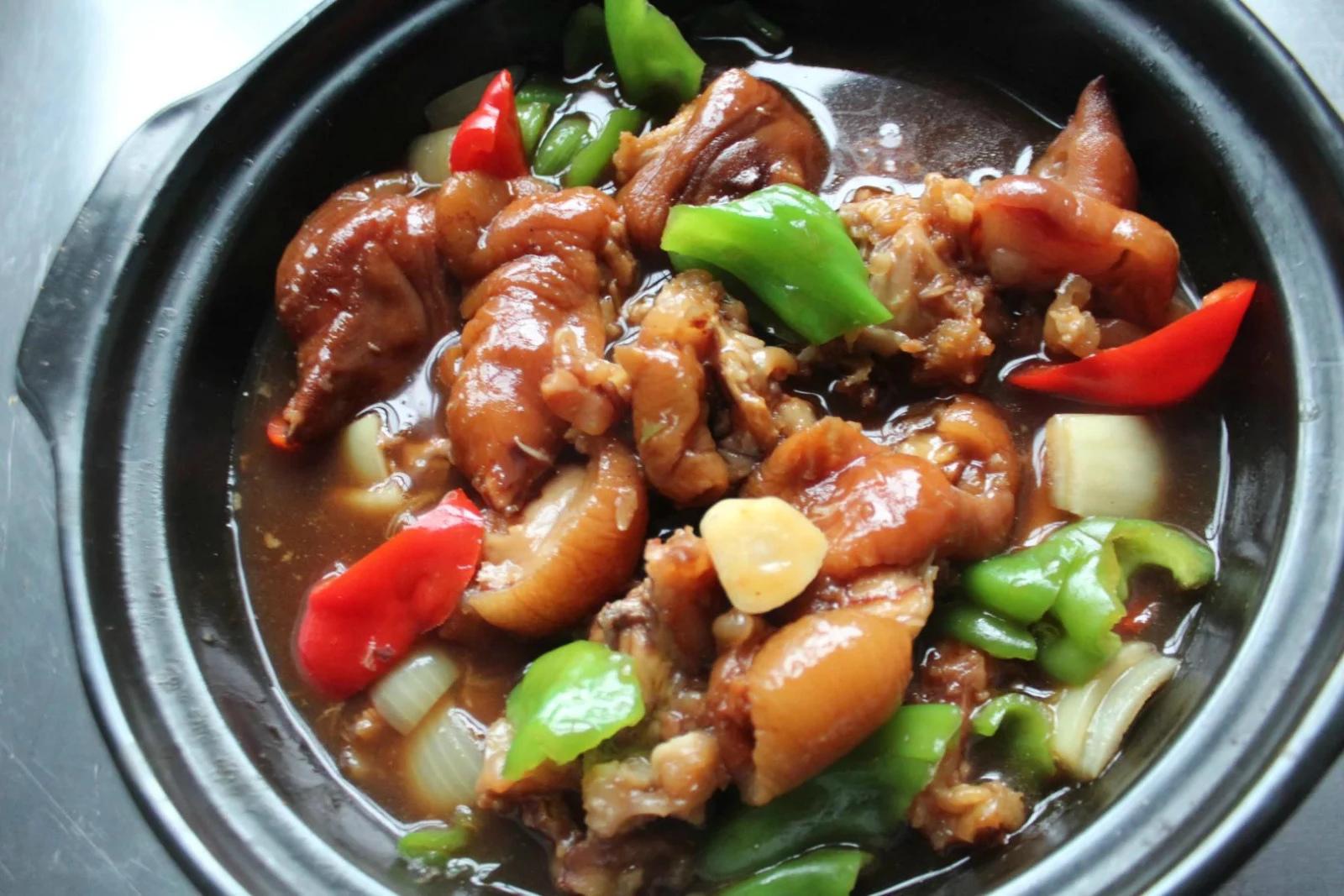 杨铭宇黄焖鸡味道大解密，一场味蕾的盛宴
