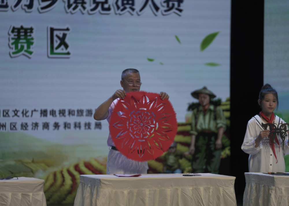 乡镇书记镇长跳魔性舞蹈火爆全网