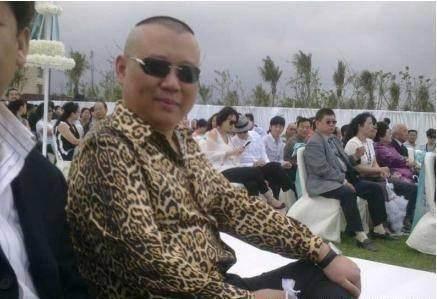 大S今下葬，家人送行，一路走好