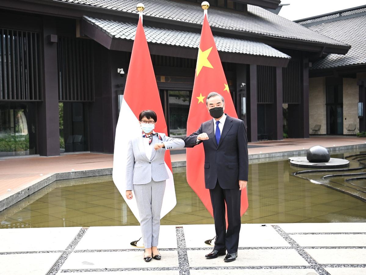 中共代表团访问巴拿马，深化友谊，共谋发展