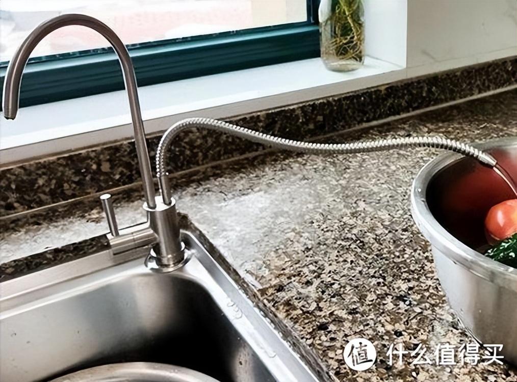 净水器水管接反，女子五年喝下废水——揭示家庭用水安全的隐患与反思