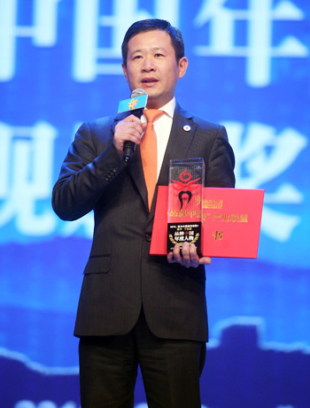 特步公司总裁，引领潮流，铸就辉煌