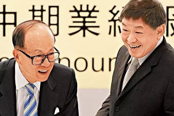李嘉诚卖港口与香港两任特首发声背后的故事