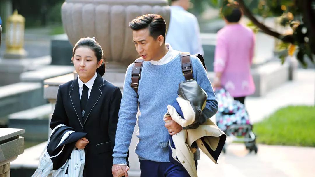 哥哥带四月龄妹妹参加活动引发围观热潮