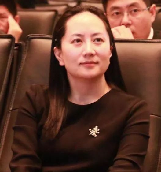 孟晚舟发朋友圈为姚安娜点赞——跨界互动的力量与姐妹情深