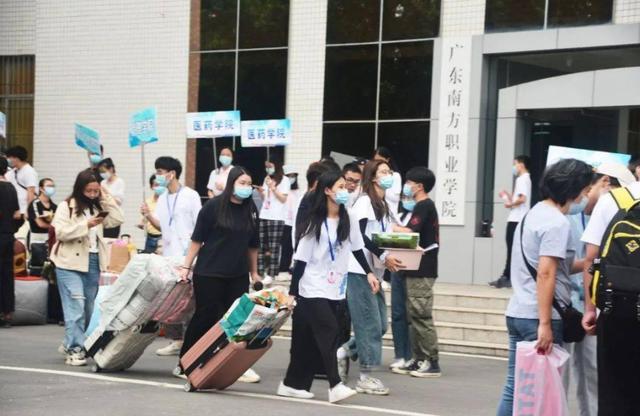 多地学校放春假，新趋势下的教育探索与挑战
