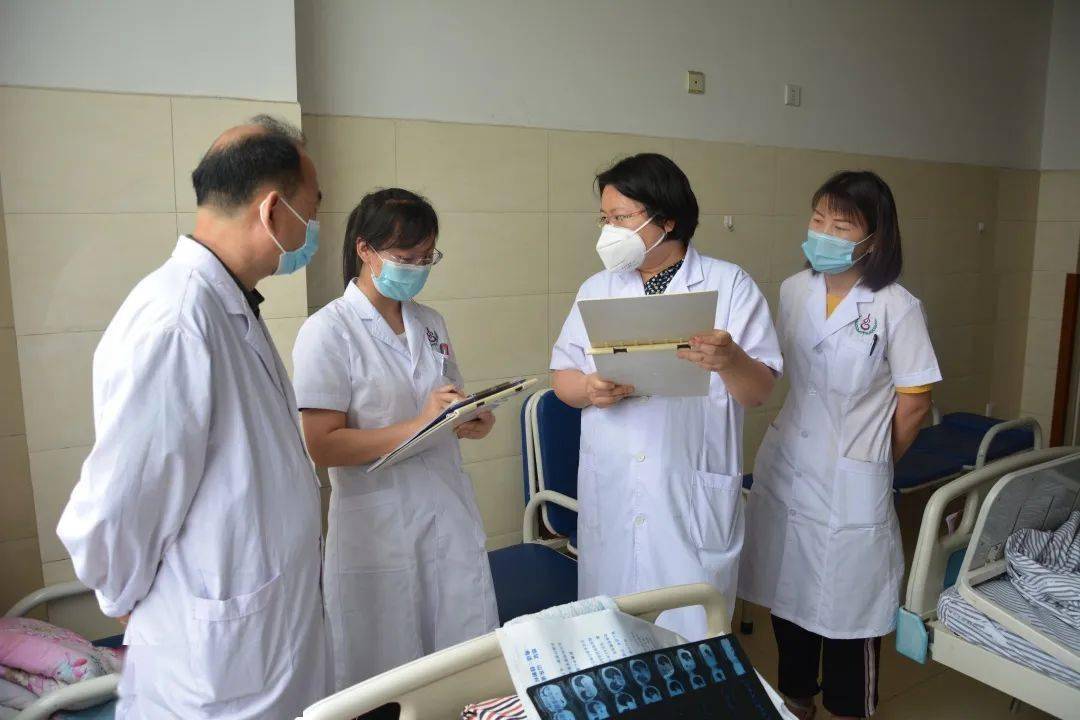 女中医因能把脉诊断出情伤走红