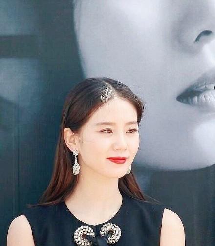 韩记者回应未公开金秀贤数千张照片，揭秘背后的故事