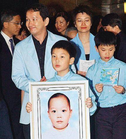 百万粉博主苗嫂称小儿子因病离世，一位母亲的痛与坚强