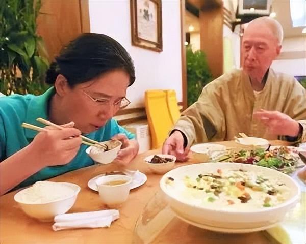 幼儿被筷子伤害照片背后的警示与思考