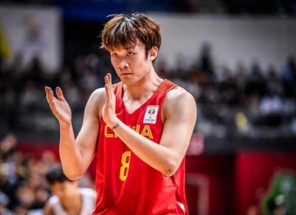 劳森砍下惊艳数据，新疆男篮力克上海男篮——赛场内外的热血篇章