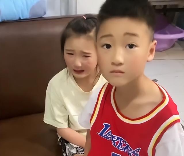姐弟拍视频的日常，姐姐的指导与弟弟的泪目