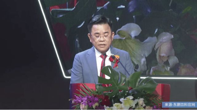 张鹏跳槽到东鹏饮料，年薪飙升15倍，职场人生再掀新篇章
