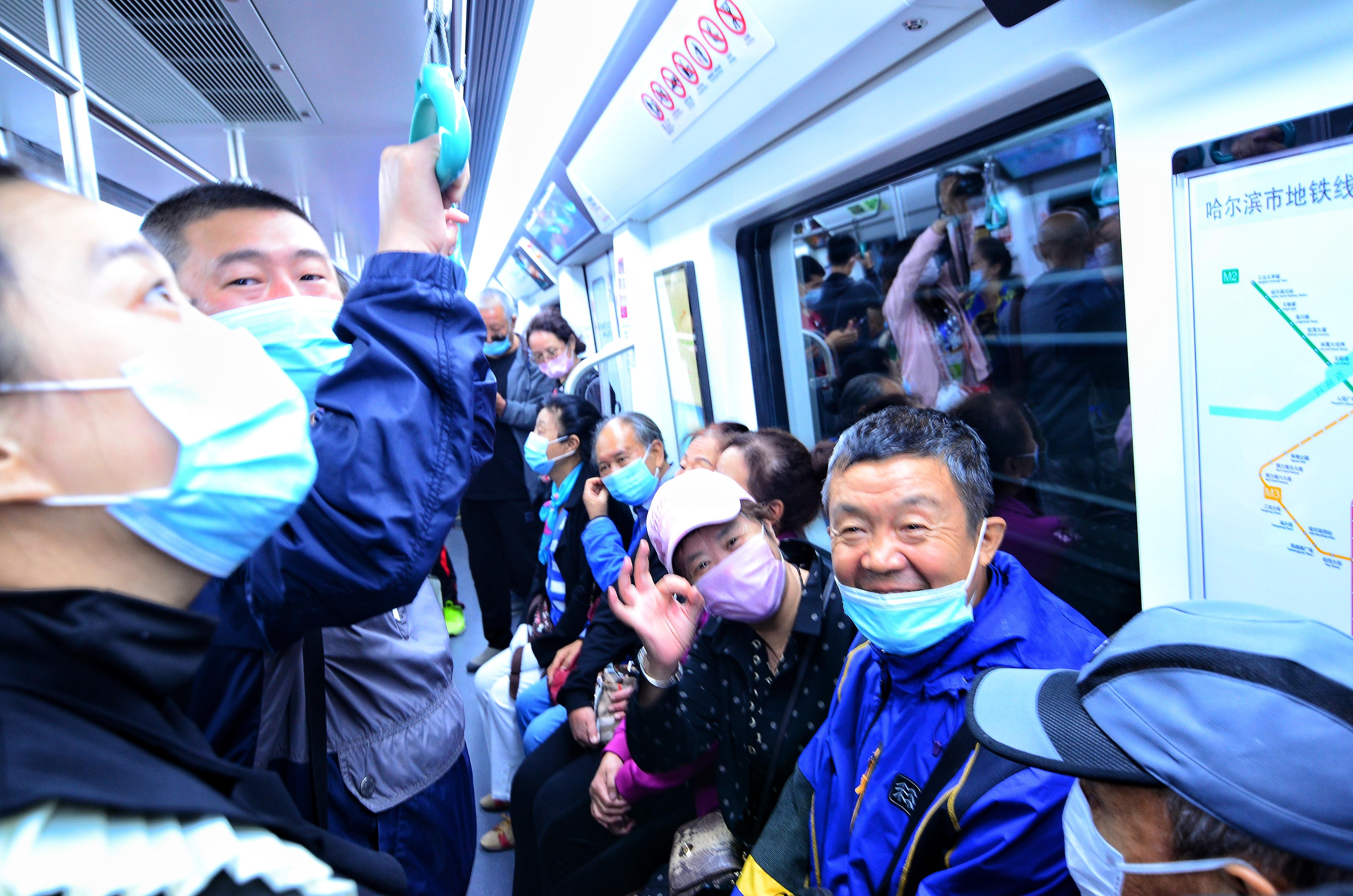 乘地铁奇遇，诡异人脸的迷离之旅