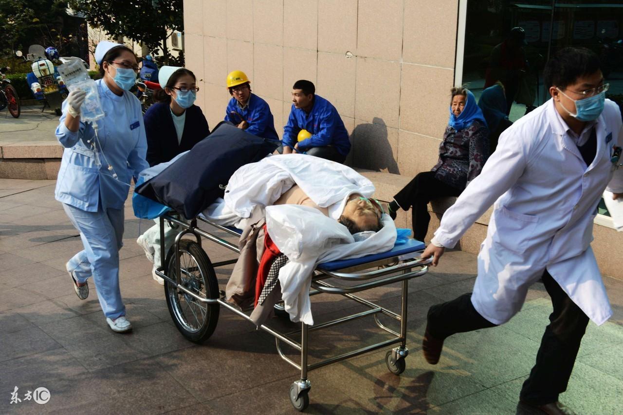 加班手术猝死手术台，疲惫的生命呼唤关注