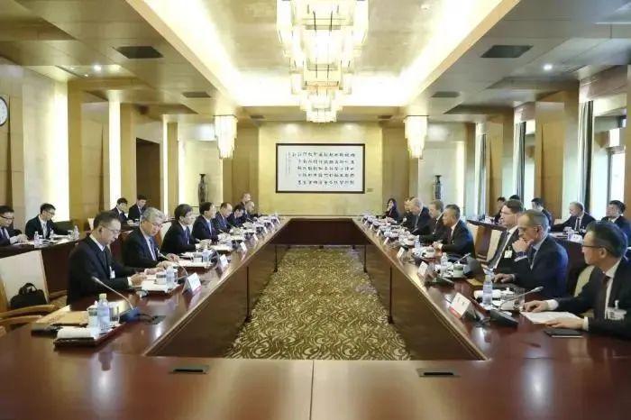 西门子高层领导，引领创新，塑造未来