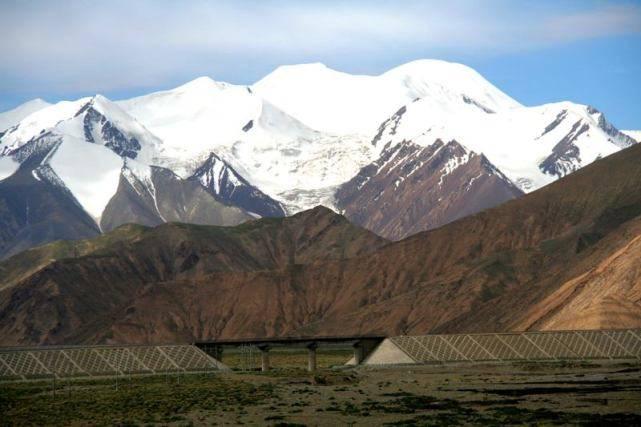 玉珠峰登山悲剧，三名登山者遇难，背后的故事与反思