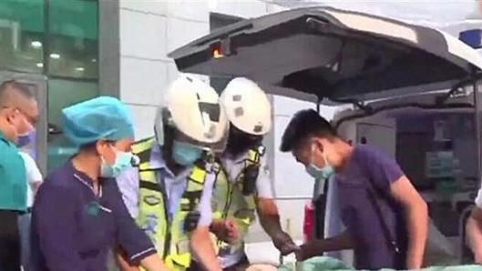 一家三口被撞身亡前，婴儿曾看向肇事车