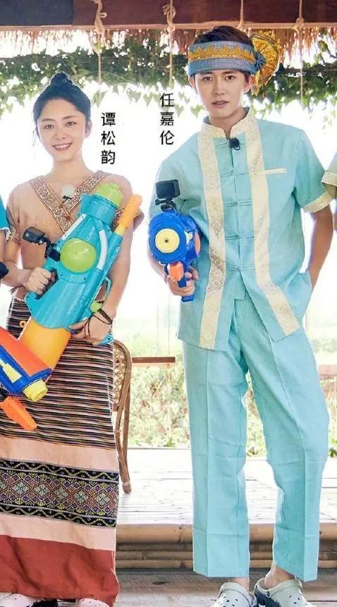 任嘉伦抱娃，萌娃背后的故事