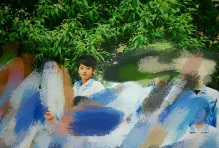 黄子韬初中毕业，成长的足迹与青春的印记