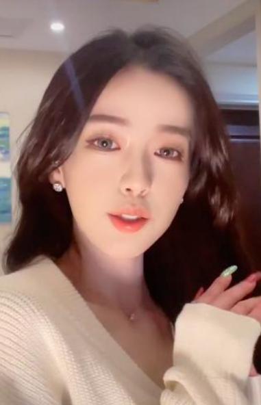 网红迅猛龙特蕾莎考上复旦，逆袭之路与无限可能
