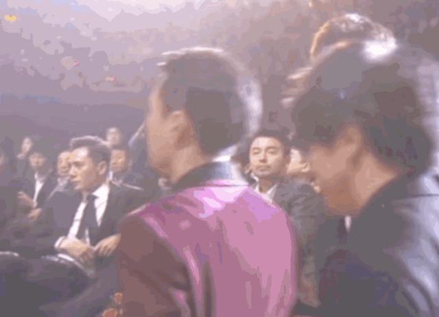 沈腾颁奖再出圈，名场面闪耀星光