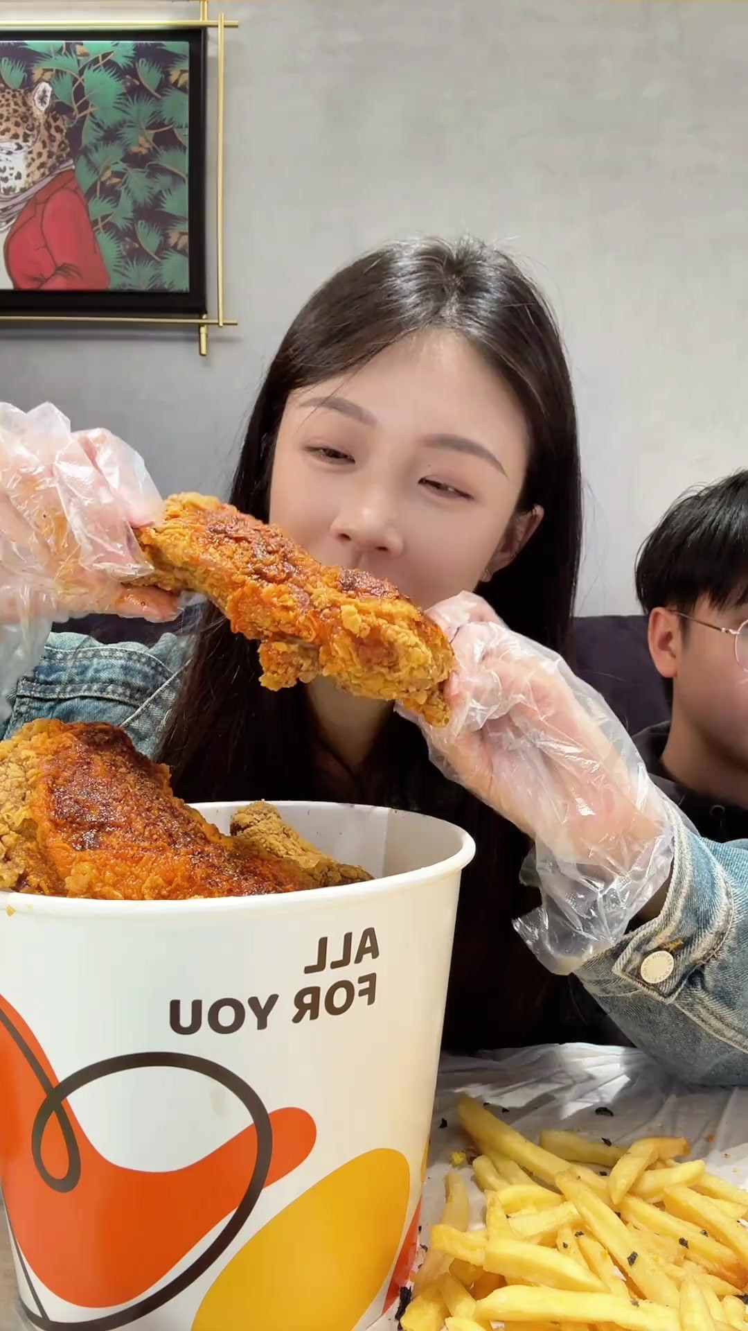 女孩说想吃炸鸡