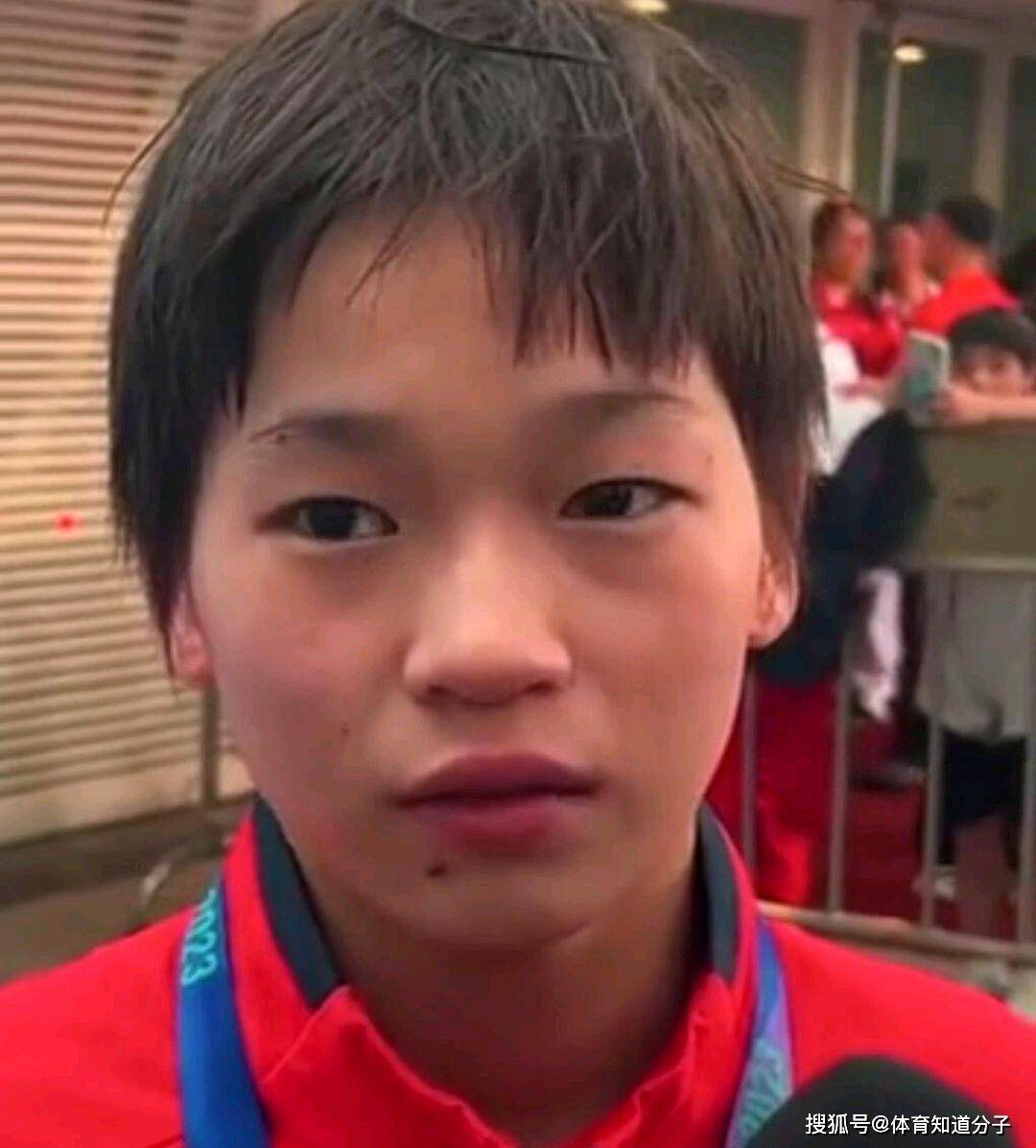 全红婵接受采访搞笑视频，欢乐背后见真实自我