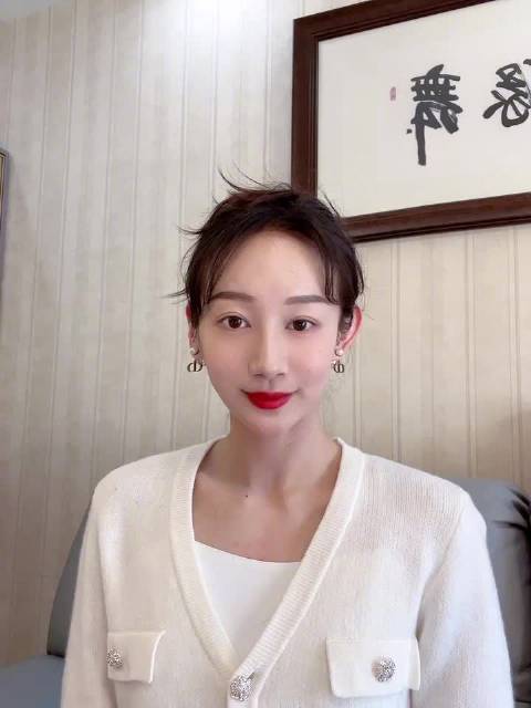 孟庆旸青绿腰亮相戛纳，惊艳世界的东方之舞