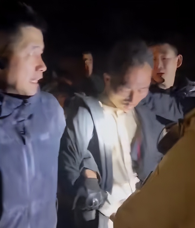 男子上坟时被抓背后的故事，警方揭秘与山林间的纠葛